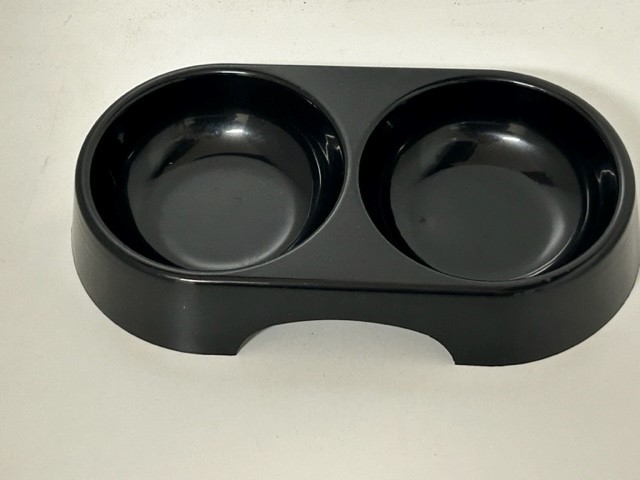 SMALL PLASTIC DOUBLE DINER BOWL BLACK